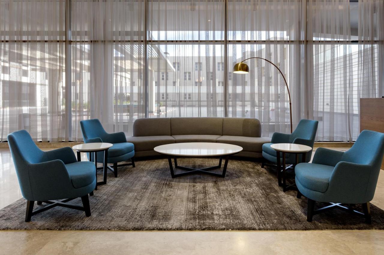 Radisson Hotel & Apartments Dammam Industrial City Buitenkant foto