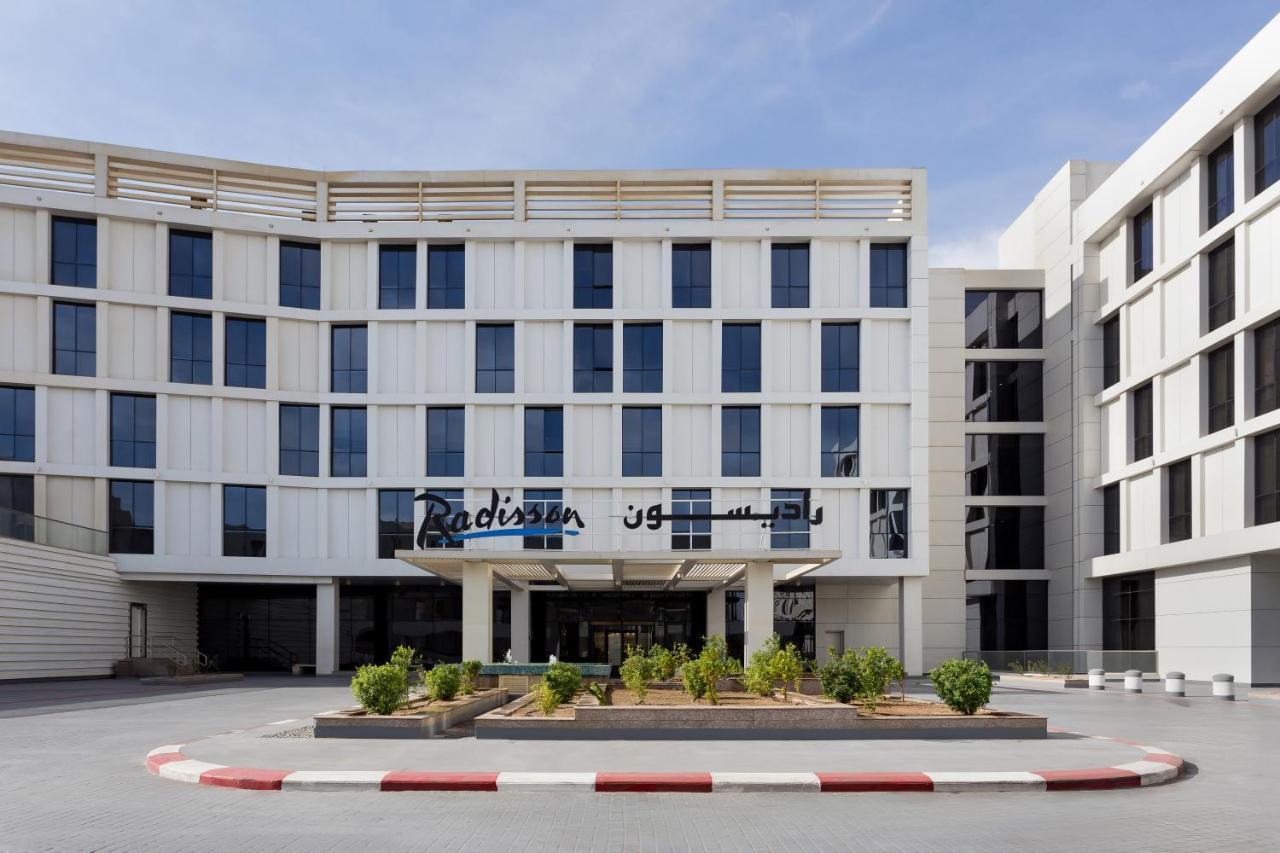 Radisson Hotel & Apartments Dammam Industrial City Buitenkant foto