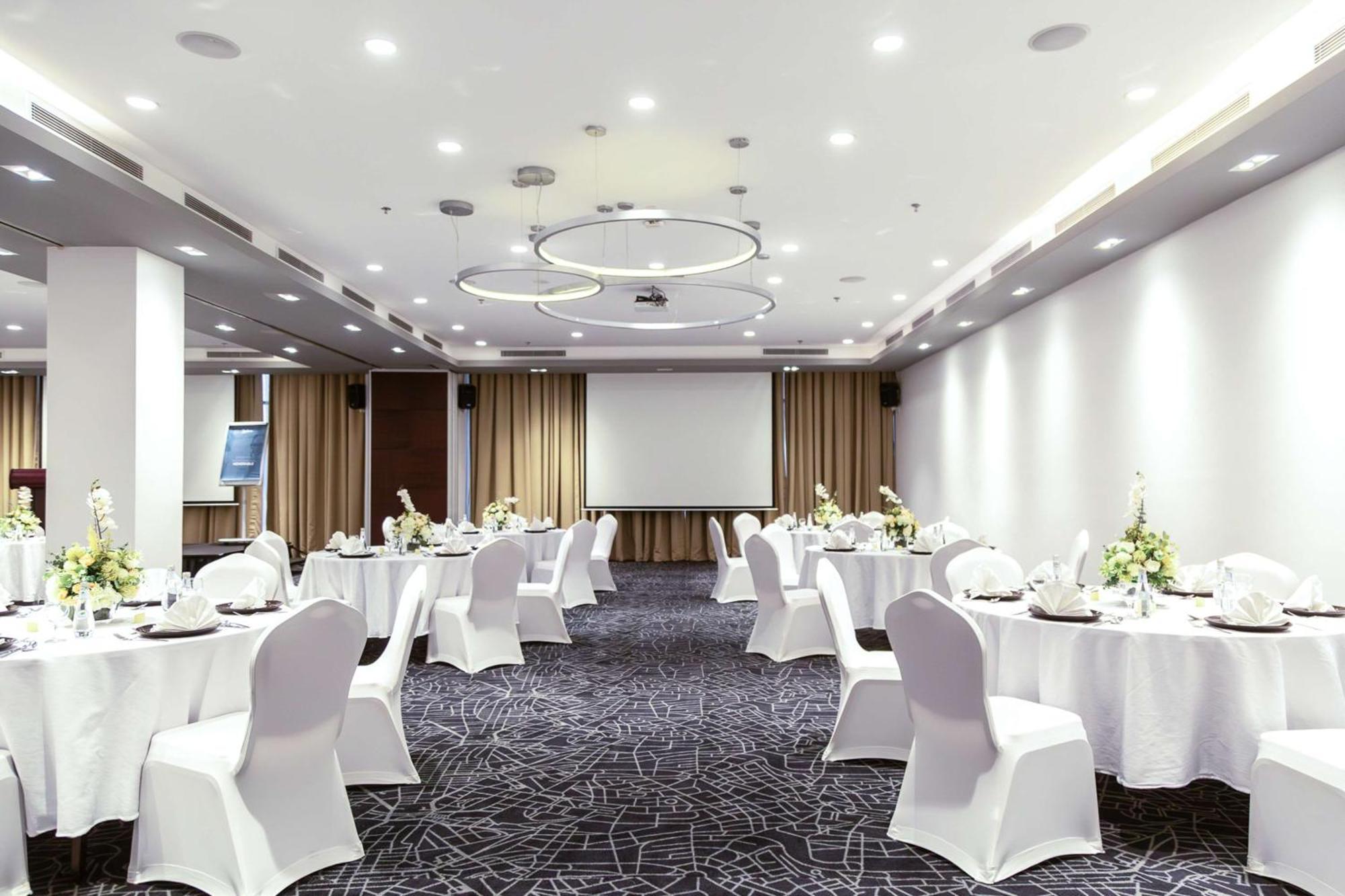 Radisson Hotel & Apartments Dammam Industrial City Buitenkant foto