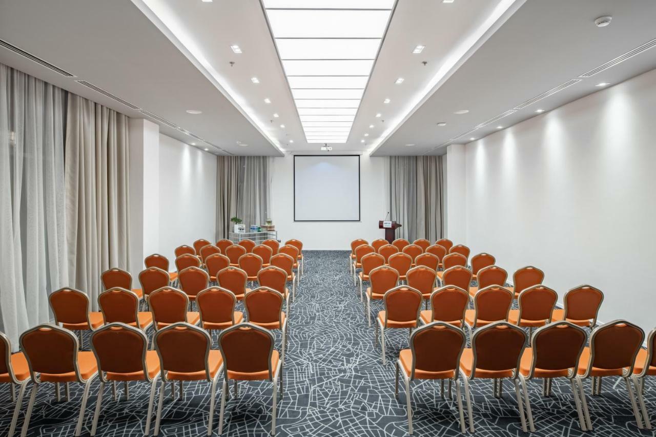 Radisson Hotel & Apartments Dammam Industrial City Buitenkant foto