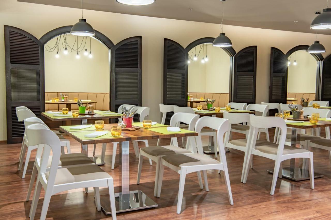 Radisson Hotel & Apartments Dammam Industrial City Buitenkant foto